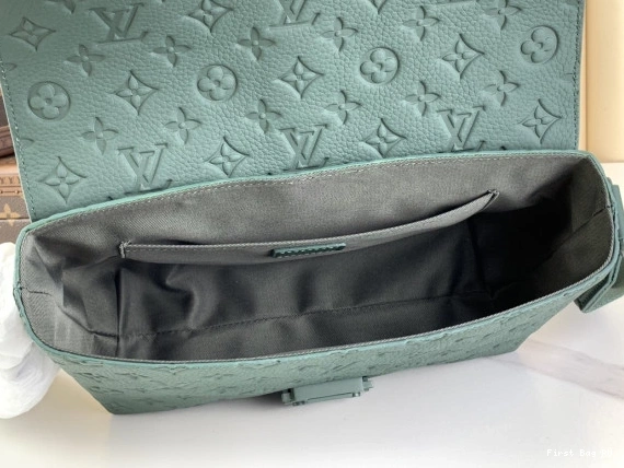 First bag LOUIS VUITTON Messenger-28*16*10cm S-Cape 0724